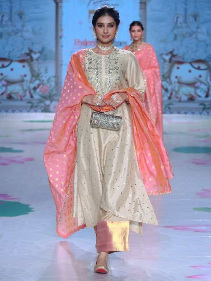 Kurta