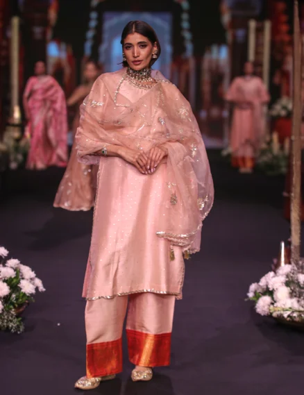 Peach Falling Raw Silk Kurta Set with Zardosi & Organza Dupatta